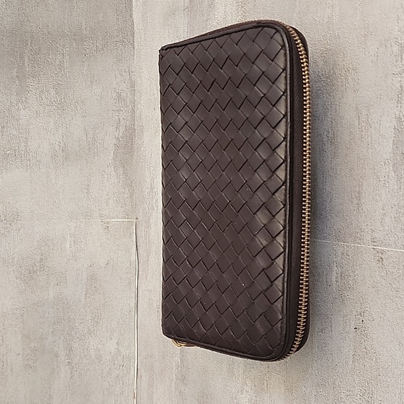 Bottega Veneta Round Long Wallet Intrecciato Dark Brown Leather Zippy Wallet! - Picture 5 of 16